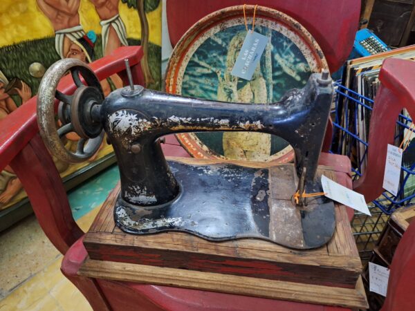 MÁQUINA DE COSER, CABEZAL CON BASE