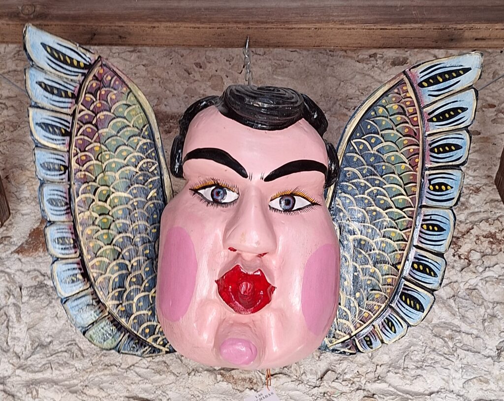 MÁSCARA GIGANTE DE ANGEL SOPLÓN