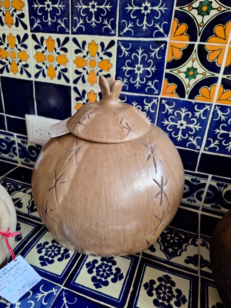 OLLA DE BARRO EN FORMA DE CALABAZA